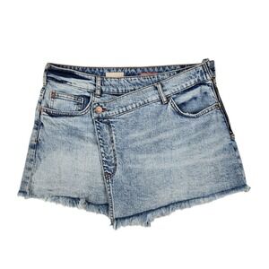 Pilcro Crossover Denim Jean Shorts Womens Size 28 Medium Wash Raw Hem Bottoms